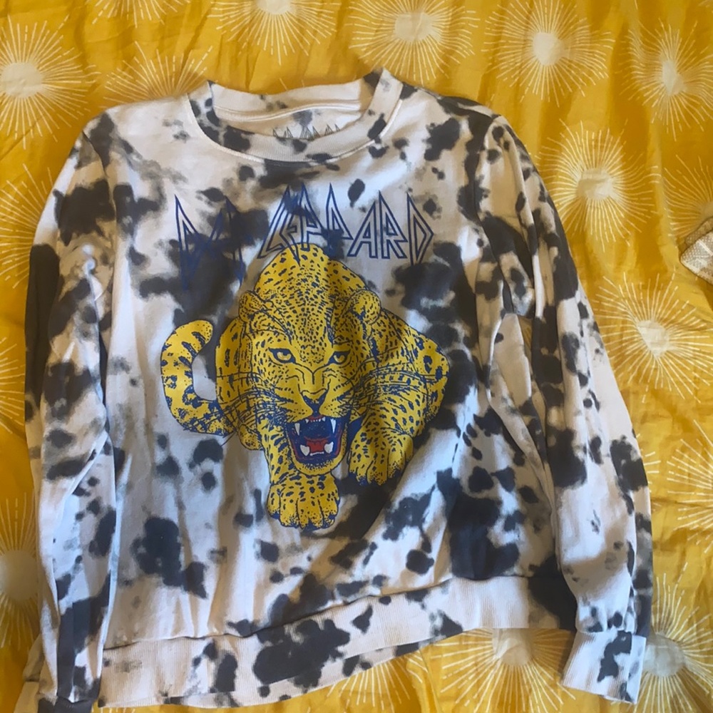 Def Leppard sweatshirt